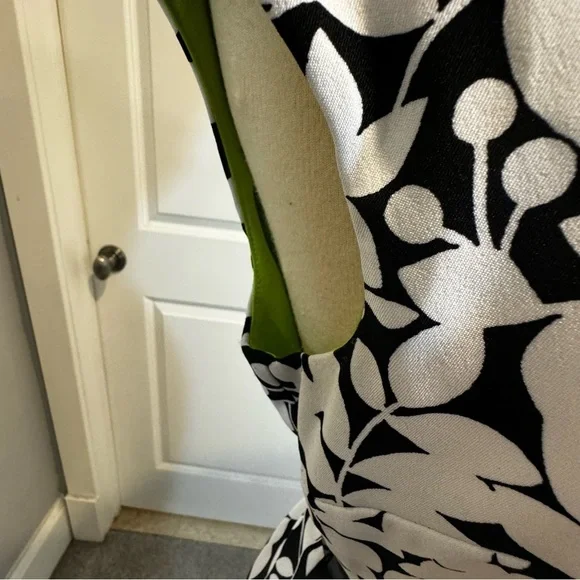 London Times Black White Green Square Neck belted floral leaves Sheath Dress 12 - Picture 4 of 11